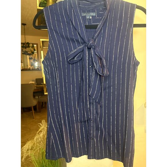 Tommy Hilfiger Women's Sleeveles Navy Blue Pin Stripe Tie Neck Blouse Size S 4-8 - Picture 2 of 5